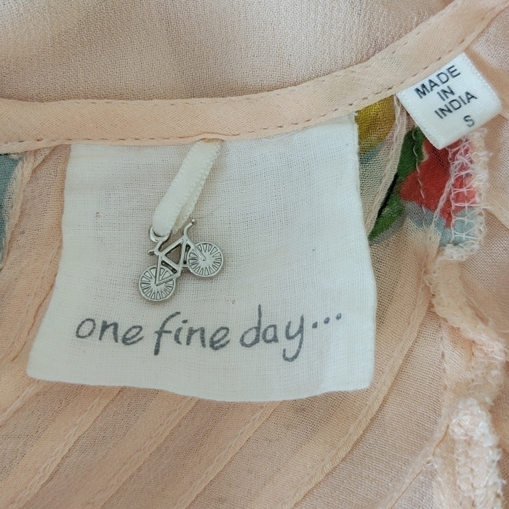 Anthropologie Boho Top One Fine Day Tea Rose Floral Sheer Pleated Pin Tucked S - Picture 11 of 16